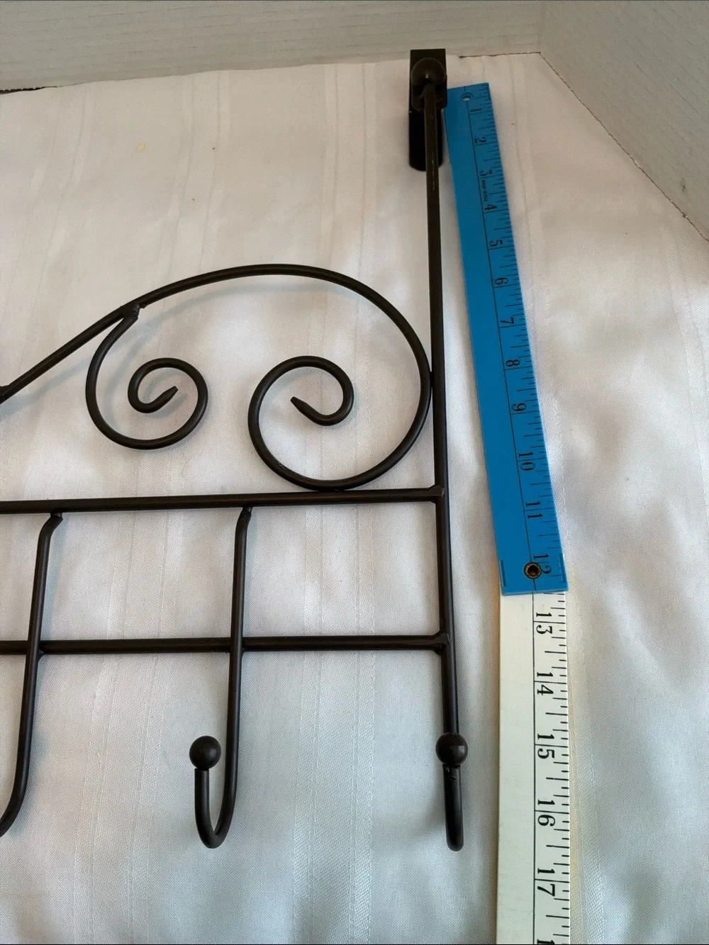 Decorative brown Metal Wall Hook Rack over the door rack with Scroll Design